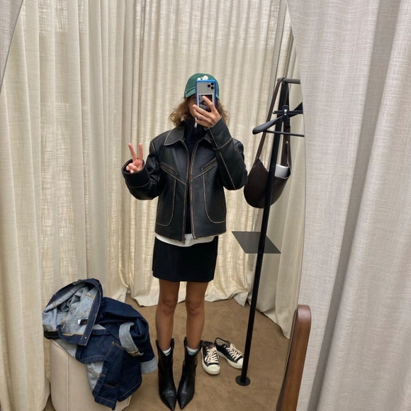 Leather jacket - Picture 10 of 10